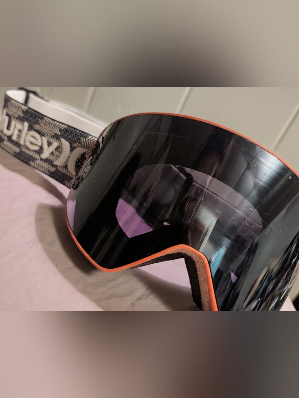 Hurley Snow/Ski Goggles with Tinted Lens